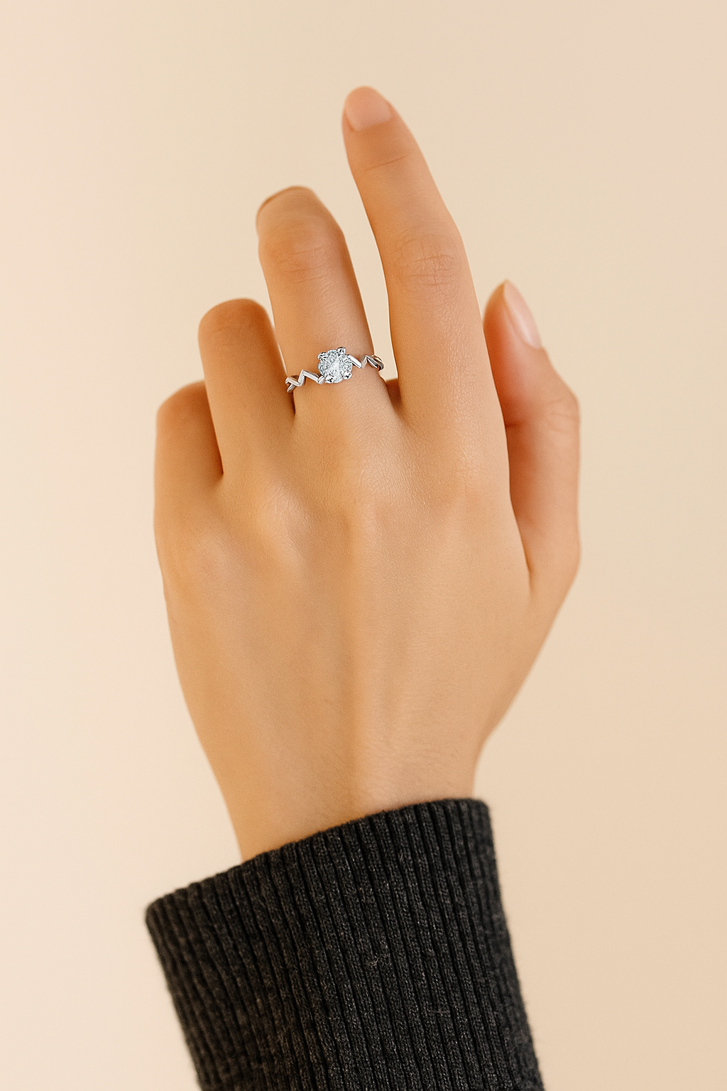 Curly Pearl Loop Ring